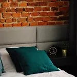 Kamienica łódzka Hotel apartamentowy 3*