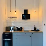 Kamienica łódzka Hotel apartamentowy 3*
